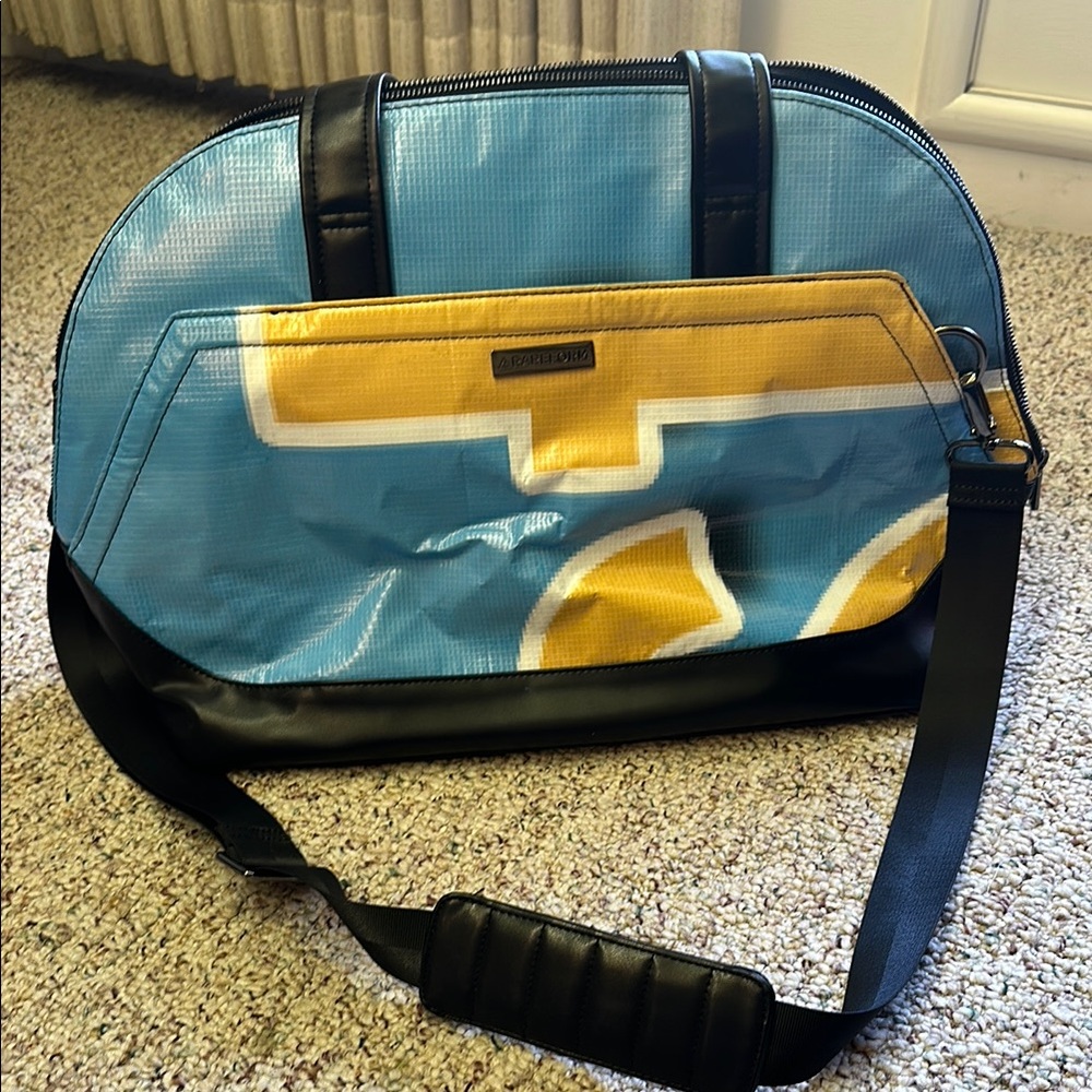 RAREFORM MAYA CROSSBODY